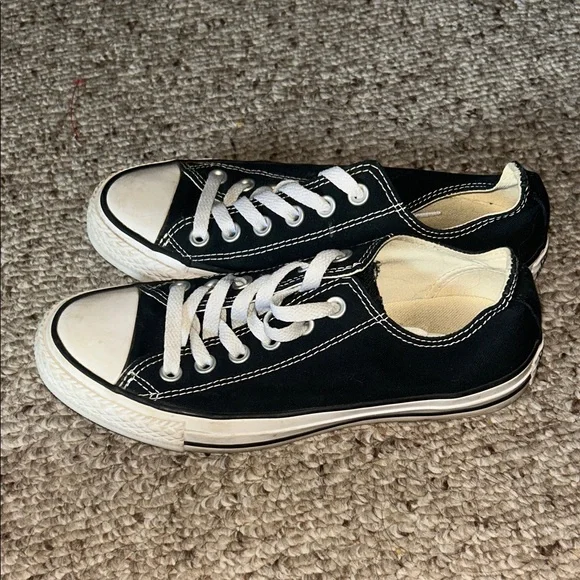 Unisex Classic Black and White Sneakers size 5 men 7 women - Picture 2 of 6